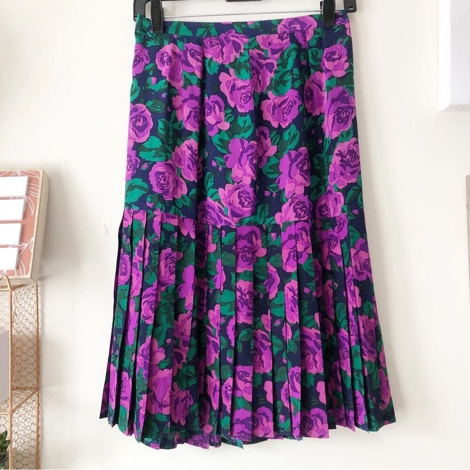 Falda midi plisada 100 % seda vintage años 80 talla 6 azul marino púrpura verde floral  Foto 4 de 4