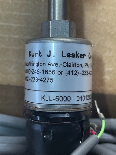 Kurt J. Lesker KJL-6000, KJL-10TC Thermocouple Vacuum Gauge, SCHLENK Adapter - Picture 5 of 7
