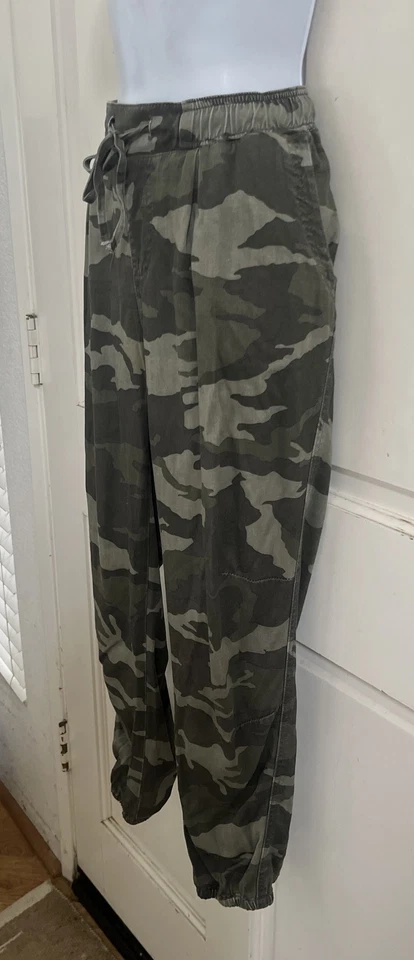ROXY Caqui Verde Oliva Camuflaje Tiro Alto Cordón Viscosa Jogger Pantalones Talla M Foto 4 de 4
