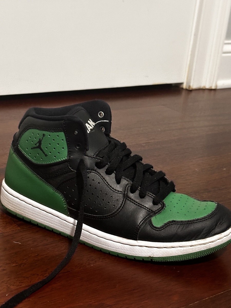NIKE JORDAN 1 mid  スニーカー 10.5 28.5 Amazon.com | NIKE Men's Air Jordan 1 Mid Shoes, Black White