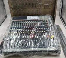 SOUNDCRAFT FX16II 26 INPUT MIXING CONSOLE W/ BUILT IN LEXICON EFFECTS PROCCESSOR