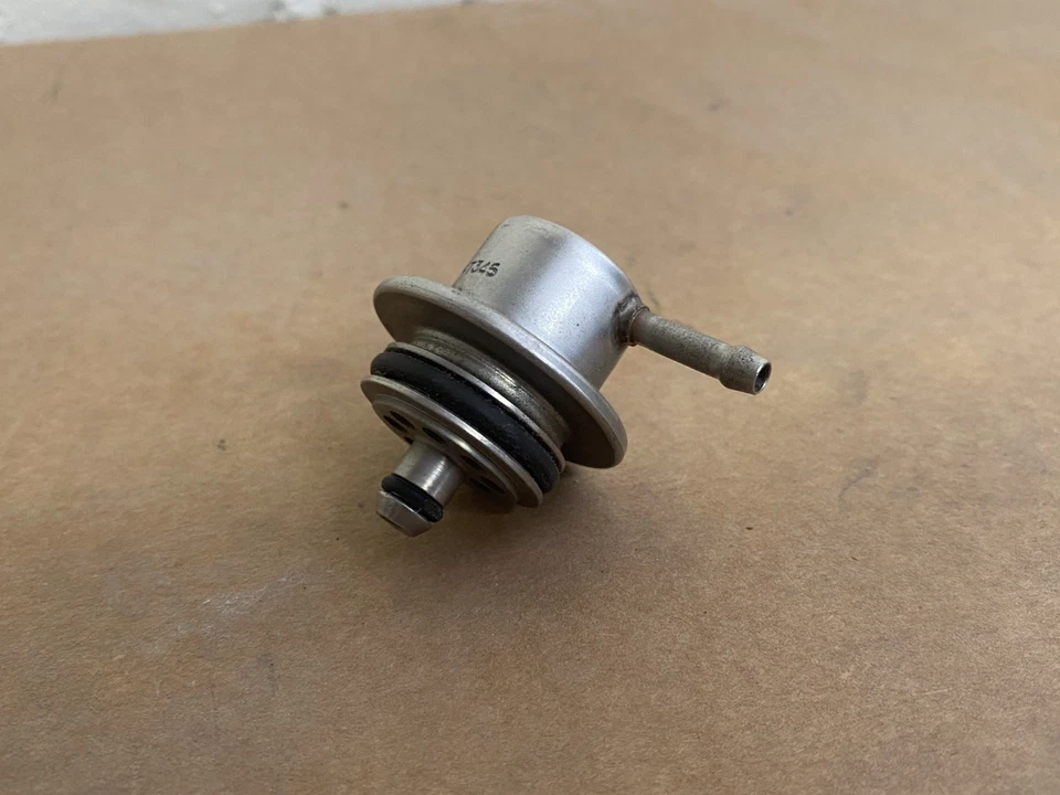 1995-2001 BMW E31 E36 E37 E38 E39 E46 Fuel Pressure Regulator OEM 13531729319 - Image 2 of 4