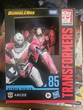 Arcee  Hasbro Transformers Bumblebe Studio Series 85  Action Figure