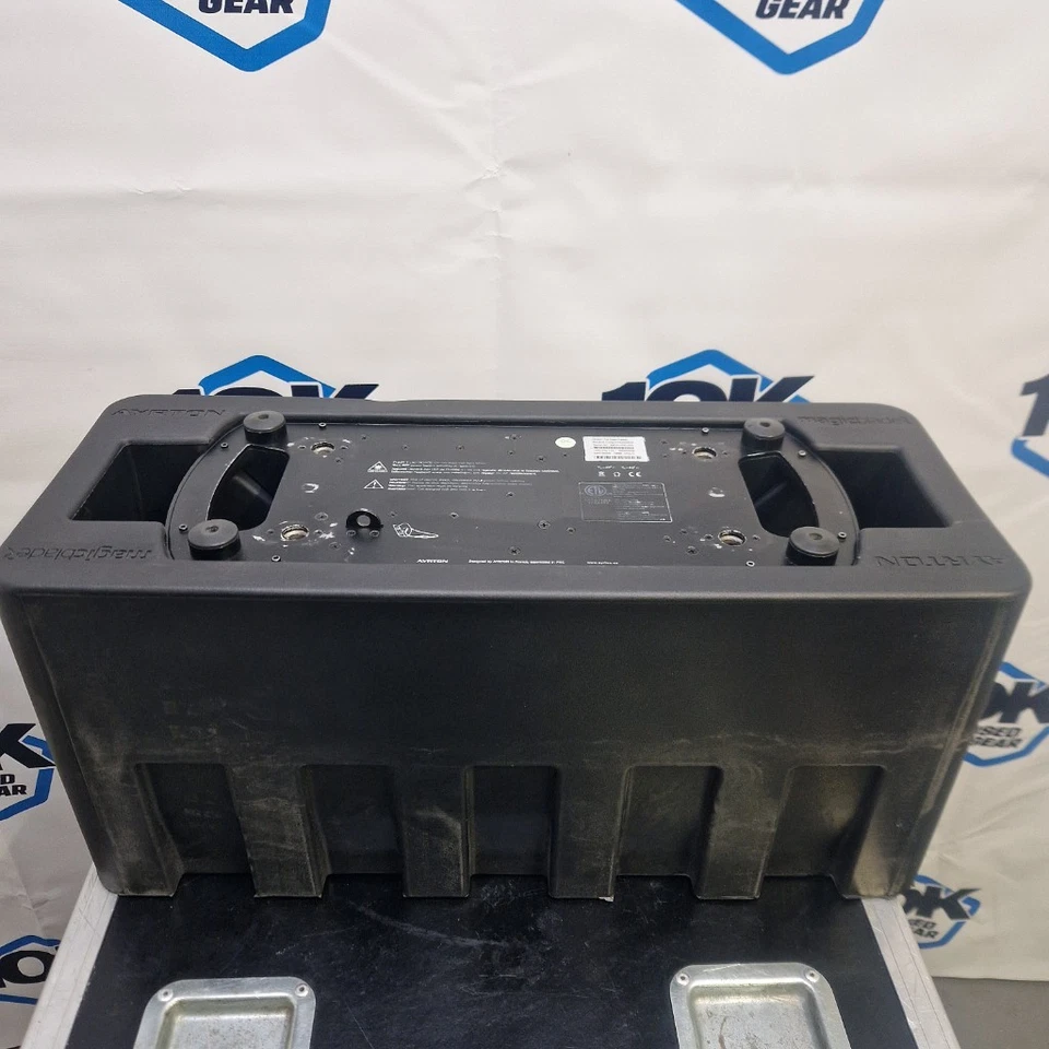 Ayrton MagicBlade-R RGBW LED Lighting Fixture, Omega bracket, Powercon, SIP - Image 4 of 4