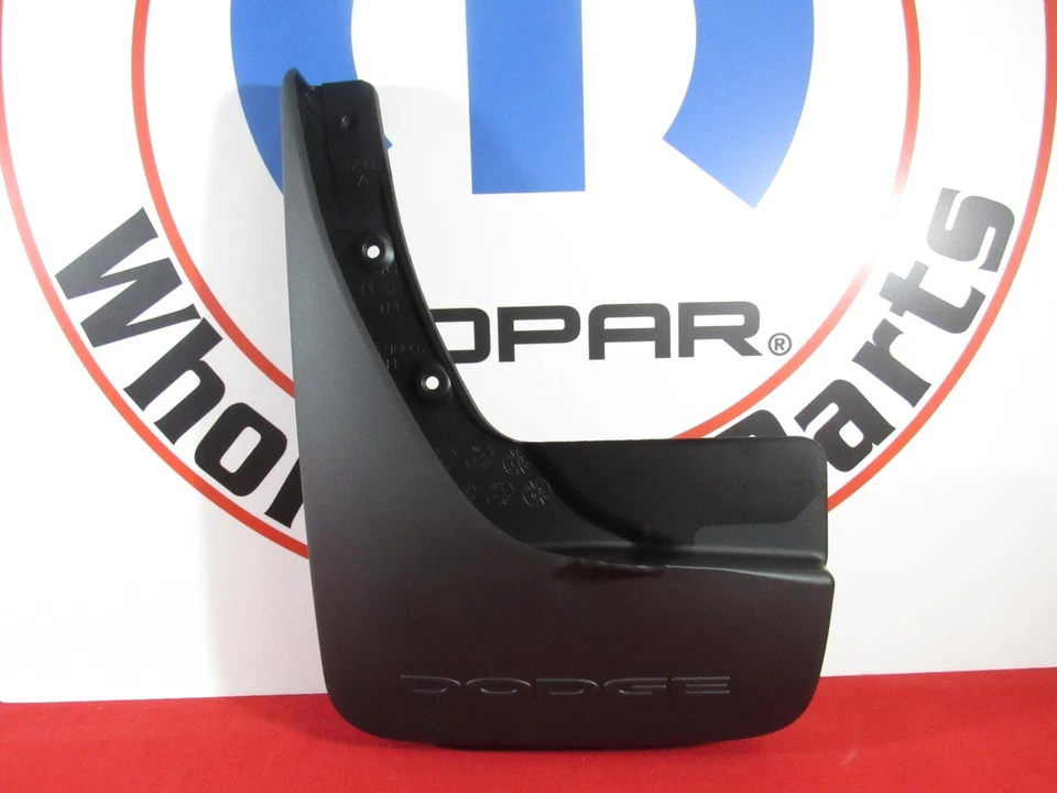 DODGE JOURNEY Rear Molded Splash Guards NEW OEM MOPAR - Imagem 3 de 4