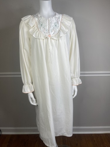 Vintage Sears-Carriage Court Soft Ruffle Nightgown Large Ivory Prairie Cottage - Picture 2 of 11
