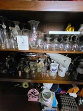 Porzellan Tassen Kanne Figuren Vasen alles M�...
