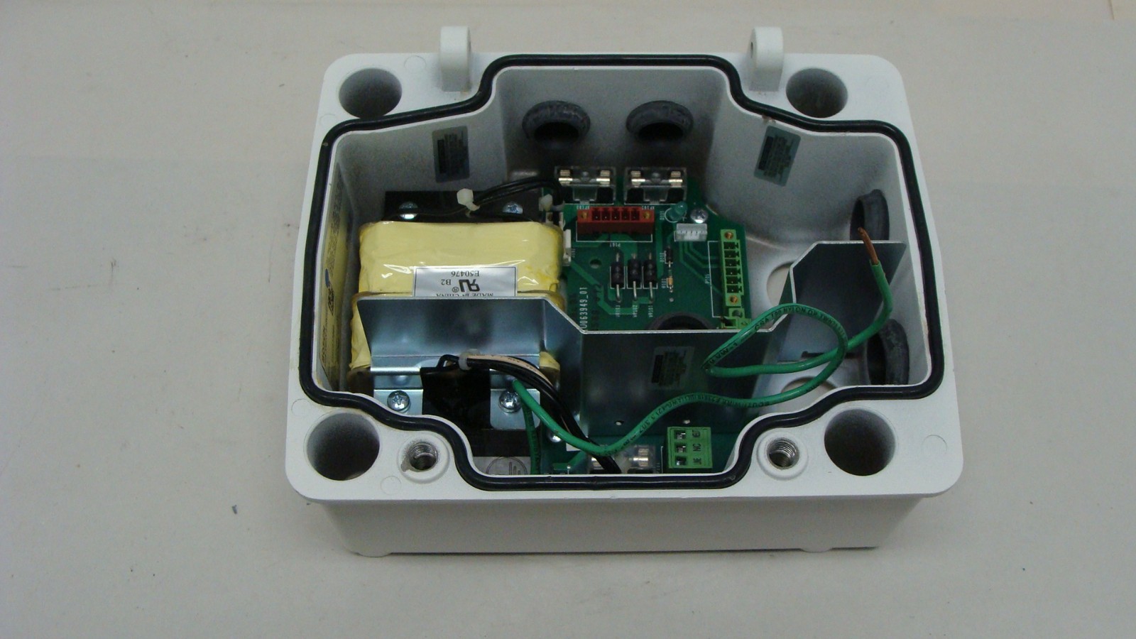 BOSCH VG4-SBOX-120VAC / VG4-A-PSU1 POWER SUPPLY BOX