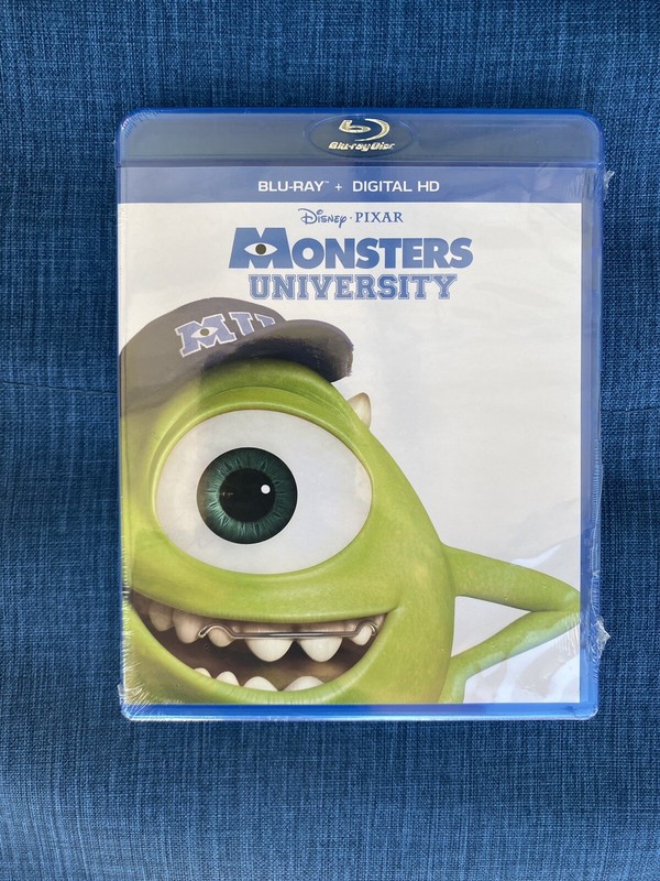 MONSTERS UNIVERSITY [Blu-ray]  I Digital LIKE NEW!