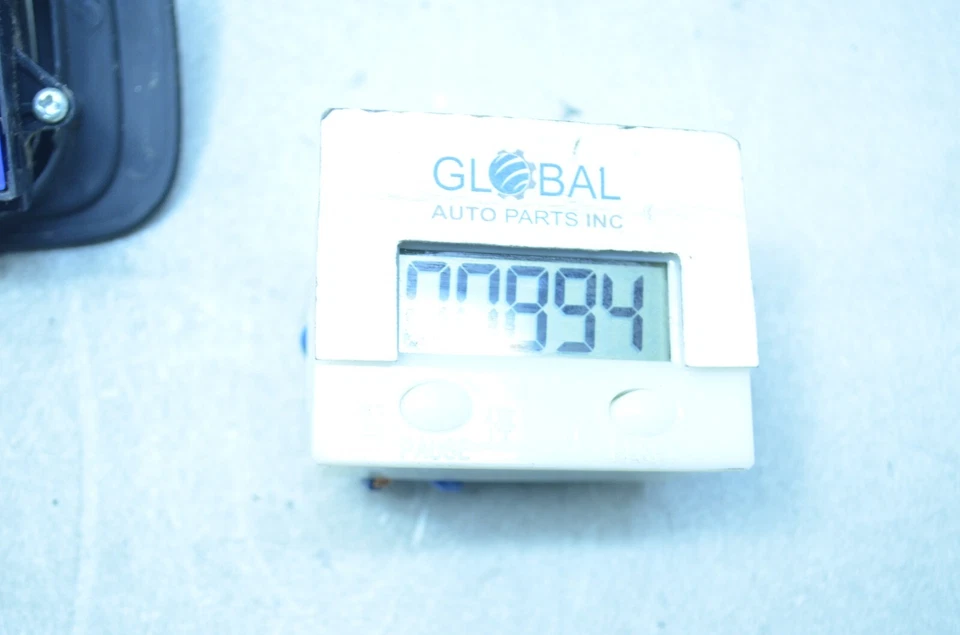 03-11 HONDA ELEMENT FRONT LEFT DRIVER SIDE INTERIOR DOOR HANDLE OEM - Image 2 of 4