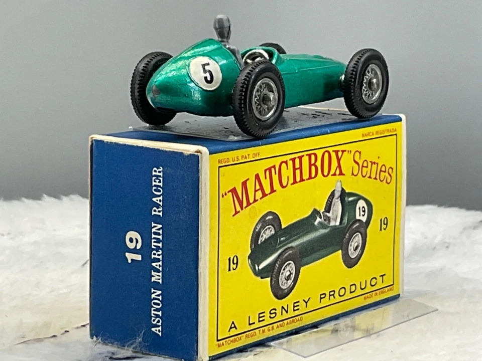 SCARCE #5 Matchbox Lesney#.19C Aston Martin 1961 N, Mint,in D box all orig, - Image 4 of 4
