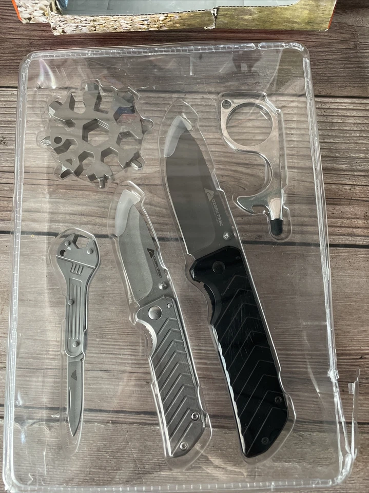 Juego de cuchillos plegables de acero inoxidable Ozark Trail multifunción para camping Foto 4 de 4