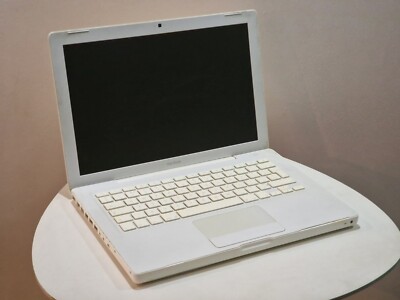 Apple MacBook 2007 A1181 Weiß 13,3'' Intel Core 2 Duo 2,0Ghz Laptop Defekt