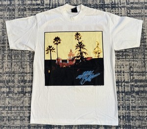 Hotel California Tシャツ 1994 Eagles Hotel California Tribute Tee - Vintage Band Shirts