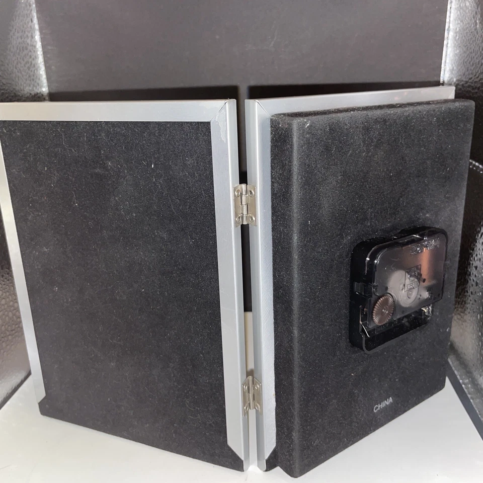 Howard Miller Silver Picture Frame Battery Clock-Model 645-677 Holds 4x6 Photo - Image 4 of 4