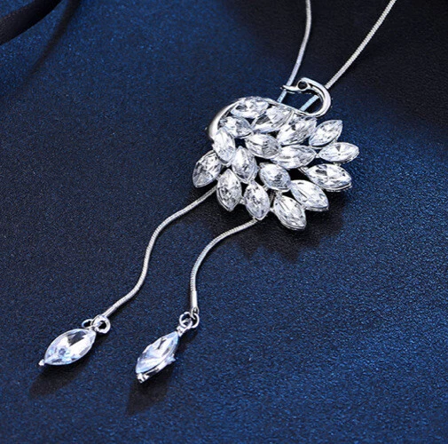 Great Gift New Louise Elliot London Sparkle White Swan Necklace