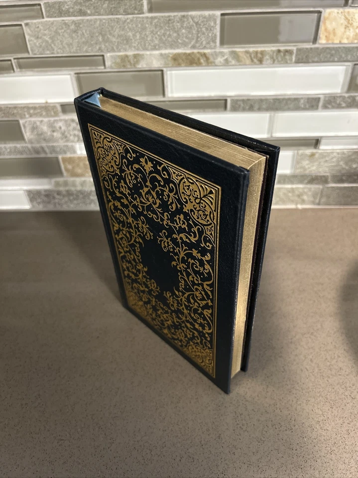 Easton Press FICCIONES by Jorge Luis Borges RARE LIKE NEW Leather Gold Gilt - Image 2 of 4