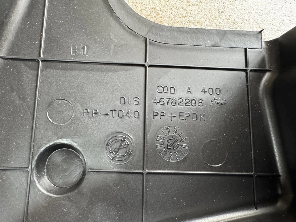 Fiat Punto 1.2 Timing Belt Cover 1993-2010 46782206 - Image 4 of 4