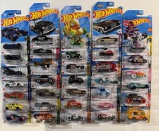 hot wheels treasure hunt lot Of 34 Cars