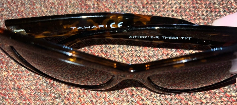 Gafas de sol para mujer Tahari de gran tamaño con montura gruesa tortuga TH558 NUEVAS CON ETIQUETAS $50 Foto 2 de 4