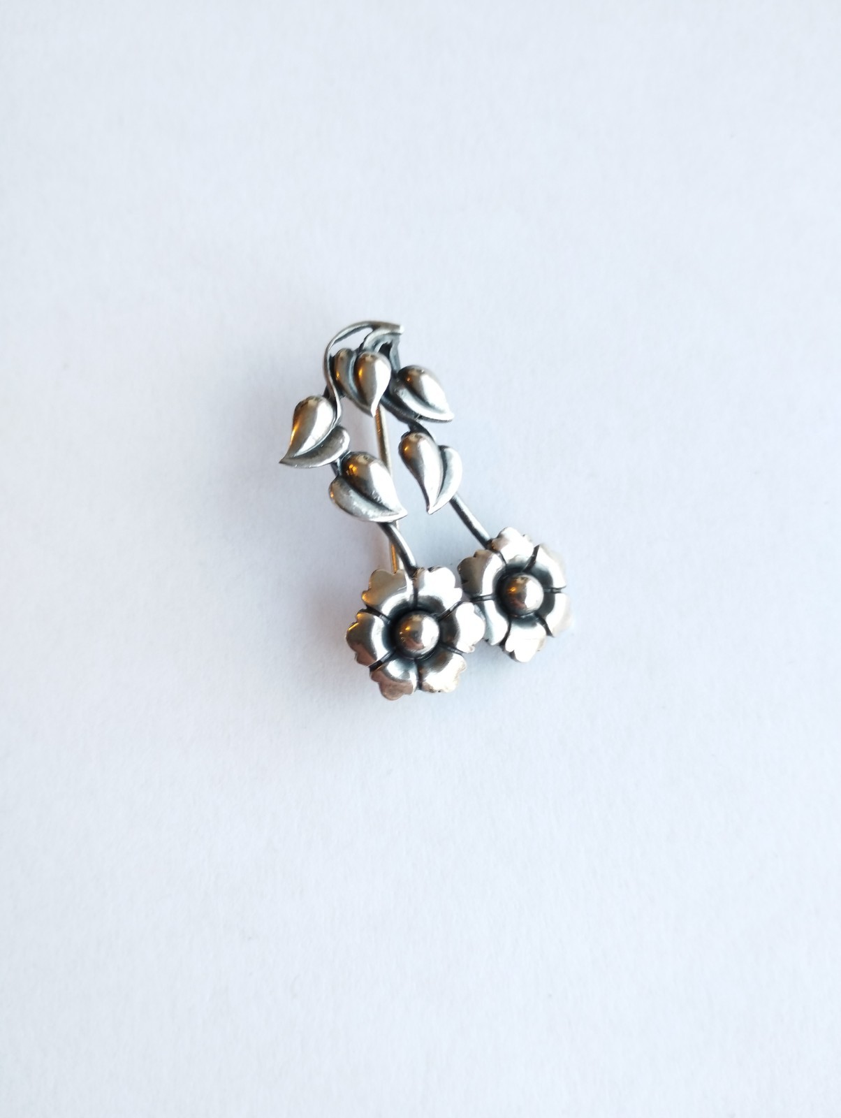 ANTIQUE FOREIGN SOLID SILVER BROOCH FLOWERS 20TH … - image 3