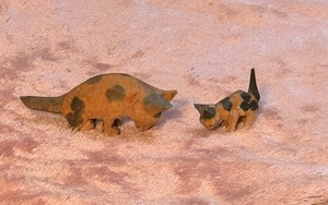Hand Carved Small Wooden Calico Cat & Kitten