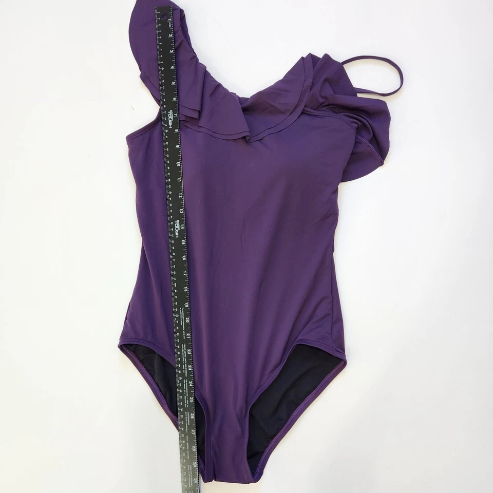 Traje de baño Carmen Marc Valvo nuevo sin etiquetas de una pieza para mujer 12 púrpura con volantes en un hombro Foto 4 de 4