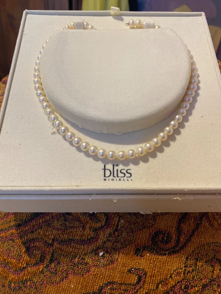 Parure Bliss collana e bracciale di perle oro bianco 18 kt - Immagine 3 di 4