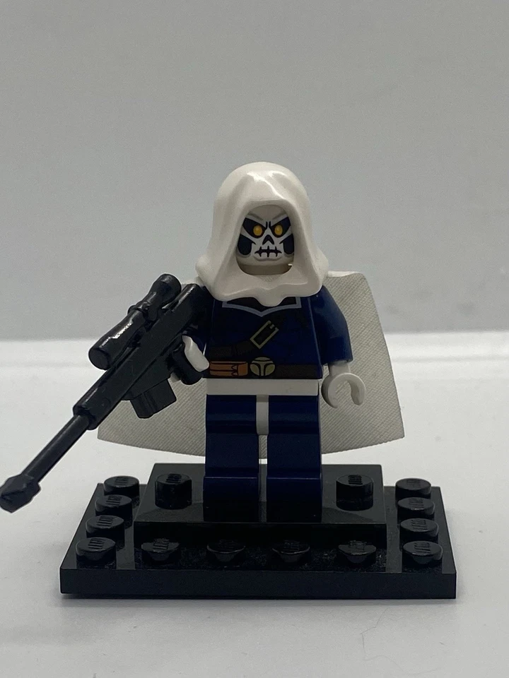 *RETIRED* LEGO Taskmaster Minifigure (sh100) of Avengers Hulk Lab Smash (76018) - Image 2 of 4