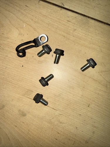 Suzuki GSF 650 GSF650 BANDIT ABS 2007-12 Benzintank Kraftstoffpumpe Montage Schrauben