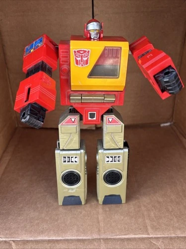 Vintage 1984 G1 Hasbro Takara Transformers Blaster Radio Boombox Autobot Figure
