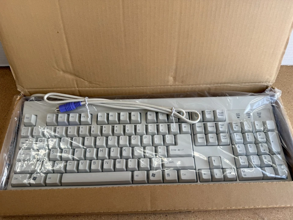 New Chicony KB 2961 Clicky Keys Keyboard Typing White Office Pc Computer - Image 2 of 4