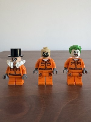 LEGO 76300 Arkham Asylum Minifigure Bundle   Penguin Scarecrow Joker   NEW