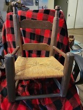 Sillón infantil de madera Ventige con asiento de mimbre
