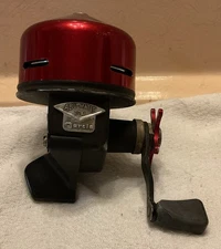 Abu Garcia Abu-Matic 170 Spincast Fishing Reel Push Button Sweden Vintage Tackle