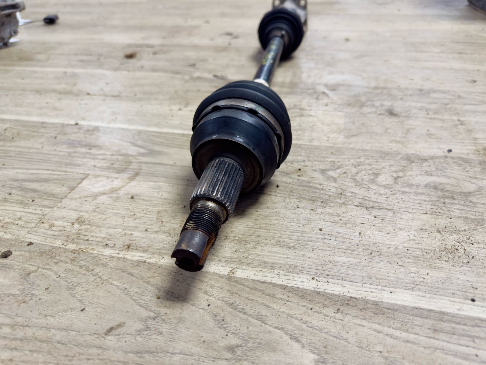 Maserati Ghibli Front Left Axle Shaft | 2018