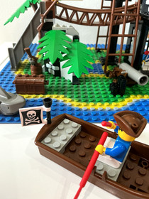 Vintage 1989 Lego Pirates - 'Forbidden Island' (6270)