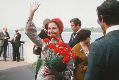 Queen Silvia of Sweden during a visit Samarkand Soviet Union June - Old Photo 1