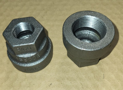 Lot of 12  Concentric Reducer Black Steel Fittings  1'' FNPT x 1/2'' FNPT