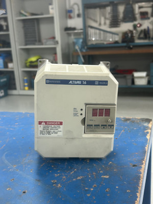 Telemecanique Square D ATV16U29N4 | Variador 1.5 kW / 2 HP | 400/460 V 
