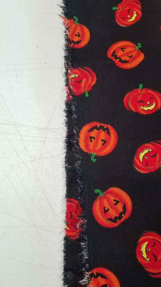 Tela Halloween 98" Largo 42" Ancho Negro con Linternas Jack O Naranja 1371 Foto 2 de 3