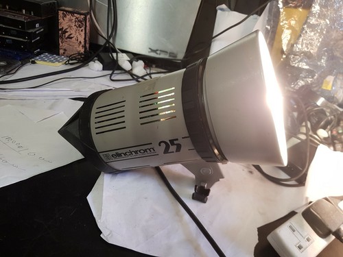 Elinchrom 25 Professional Studio Flash System. - Picture 7 of 12