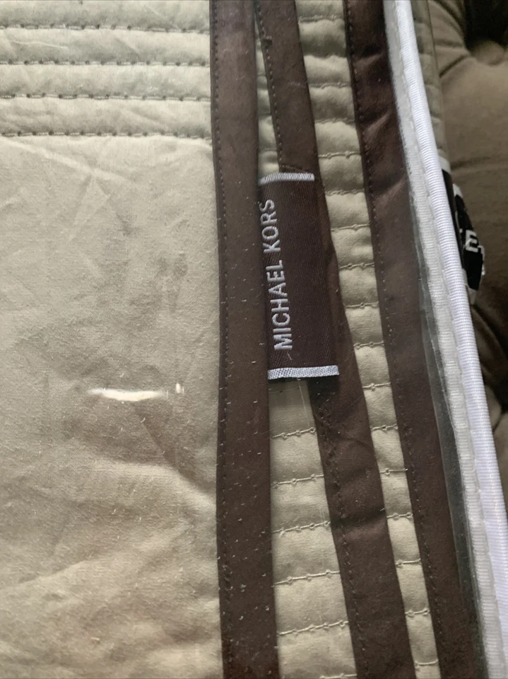 Nuevo en Paquete Michael Kors Jet Set Queen Edredón Cobertor ~ Bronceado/Marrón Foto 3 de 4