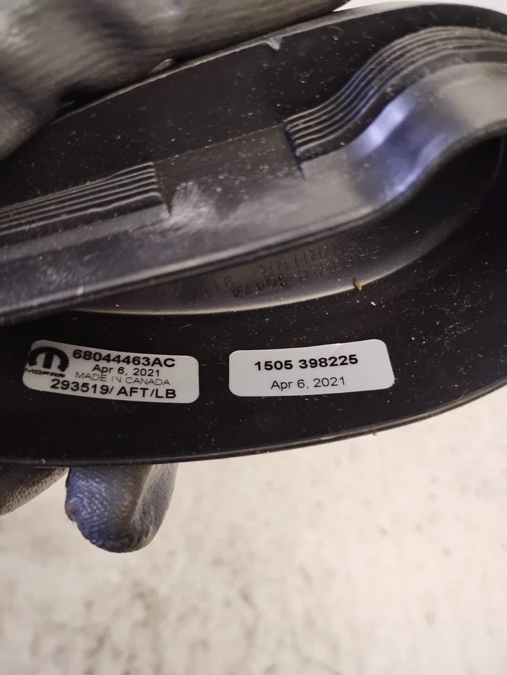 Tapa de extremo de estribo OEM para Ram 3500 2015-2021 68044463AC Foto 4 de 4