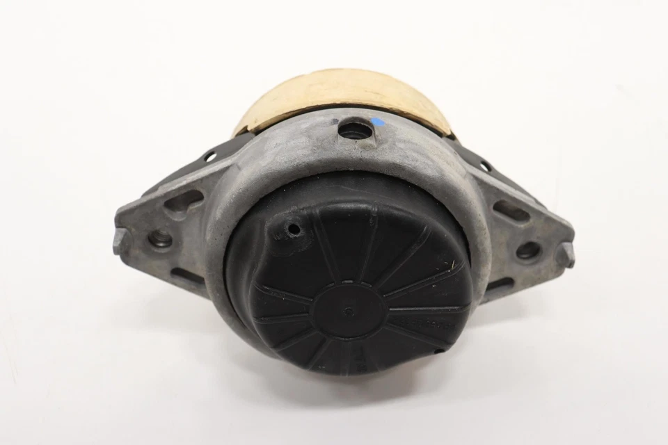 Mercedes Clase GLS 2017 montaje del cuadro del motor Foto 3 de 4