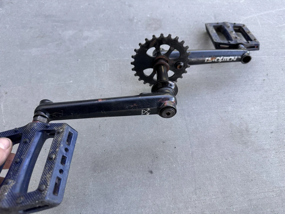 Bielas Demolition Revolt planas negras usadas con pedales de plástico Subrosa Rant USADAS Foto 4 de 4