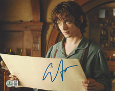 ELIJAH WOOD SIGNED 'THE LORD OF THE RINGS' FRODO 8x10 MOVIE PHOTO 5 BECKETT COA