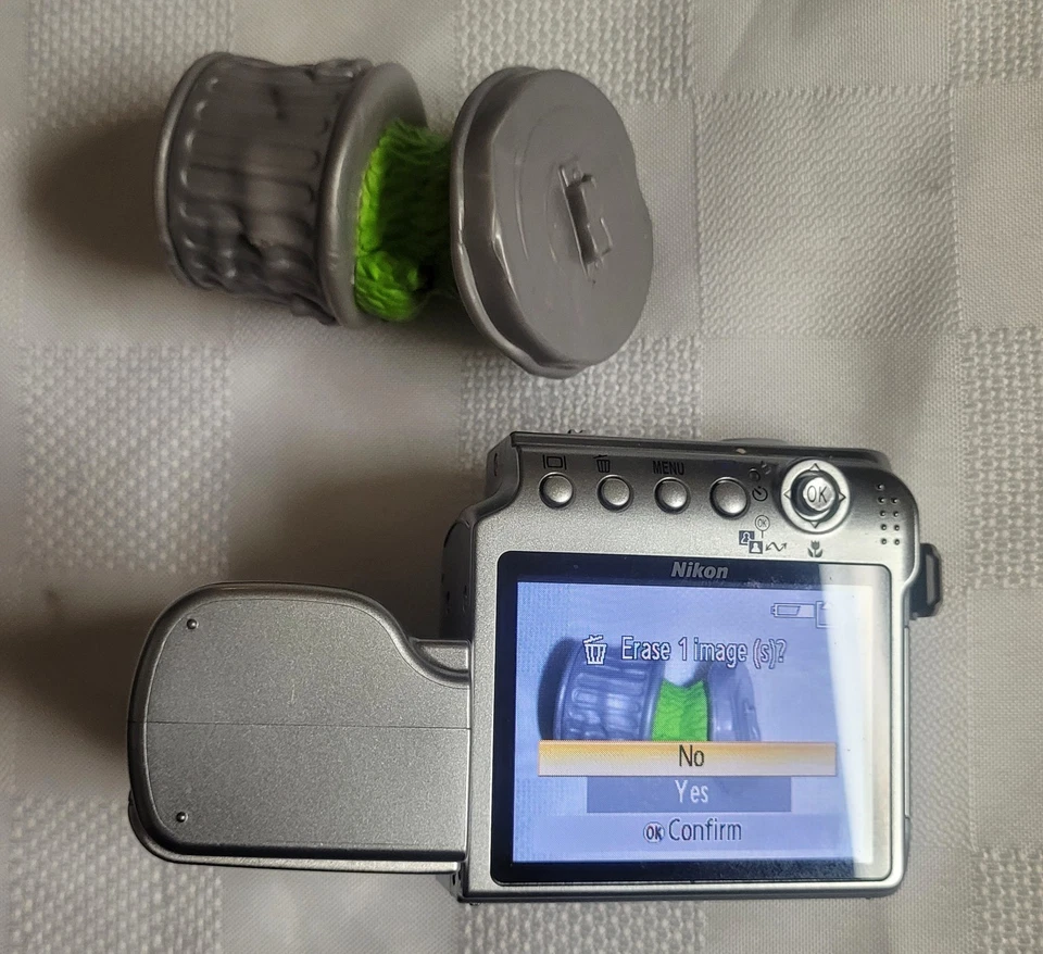 Nikon Coolpix S4 Digital Camera 6.0 megapixel 10x Zoom Tested And Working & Bag - Image 4 of 4