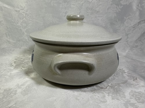 Vintage Pfaltzgraff Yorktowne Lidded Casserole Stoneware USA Blue White 315Y - Picture 2 of 11