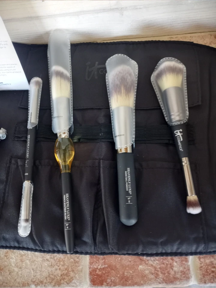 it Cosmetics Heavenly Luxe 5 Piece Brush Set Full Size  *Very Rare* - Image 3 of 4